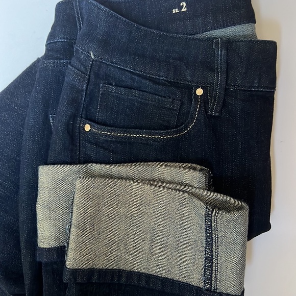 WHBM mid-rise shimmer cuff ankle jeans - Picture 4 of 6